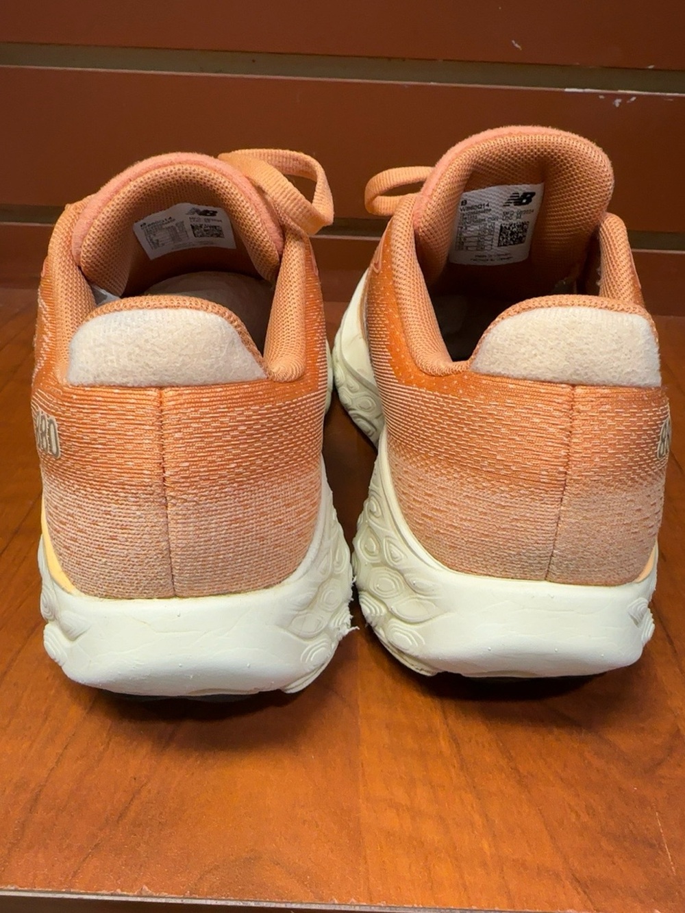 New Balance Fresh Foam X 880 v14 Women’s Running Shoes Size 7.5 Coral - Picture 5 of 8